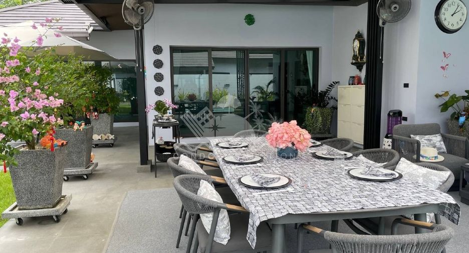 For rent 3 bedrooms house in Huay Yai, Pattaya
