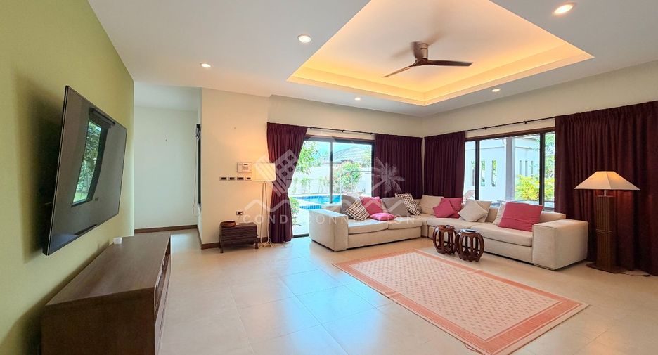 For rent 4 bedrooms house in Huay Yai, Pattaya
