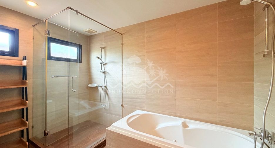 For rent 4 bedrooms house in Huay Yai, Pattaya
