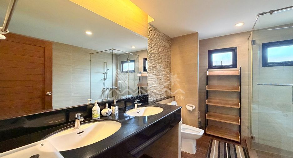 For rent 4 bedrooms house in Huay Yai, Pattaya