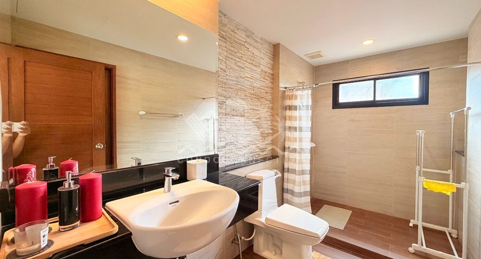 For rent 4 bedrooms house in Huay Yai, Pattaya
