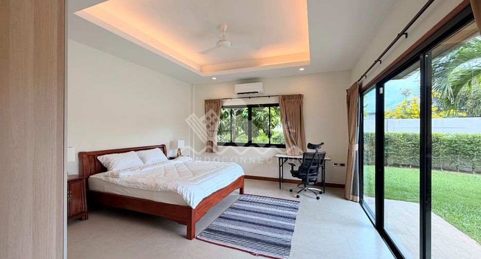 For rent 4 bedrooms house in Huay Yai, Pattaya