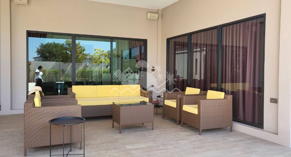 For rent 4 bedrooms house in Huay Yai, Pattaya