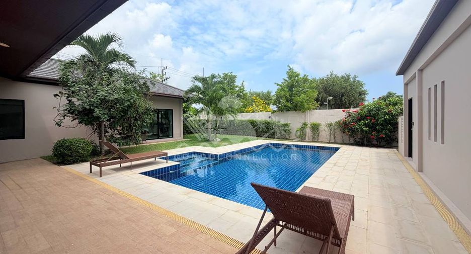 For rent 4 bedrooms house in Huay Yai, Pattaya