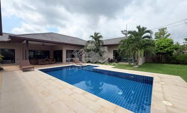 For rent 4 bedrooms house in Huay Yai, Pattaya