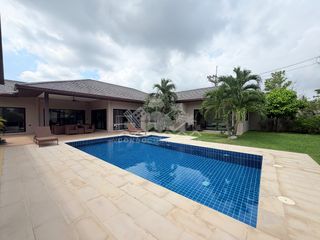 À louer 4 chambres maison à Bang Lamung, Chonburi