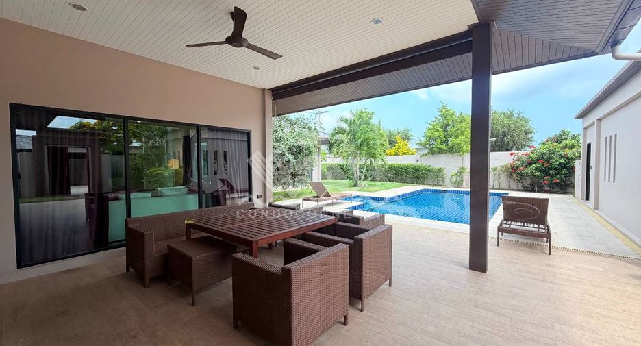 For rent 4 bedrooms house in Huay Yai, Pattaya
