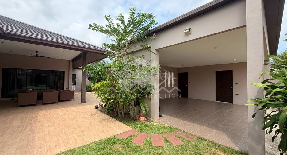 For rent 4 bedrooms house in Huay Yai, Pattaya