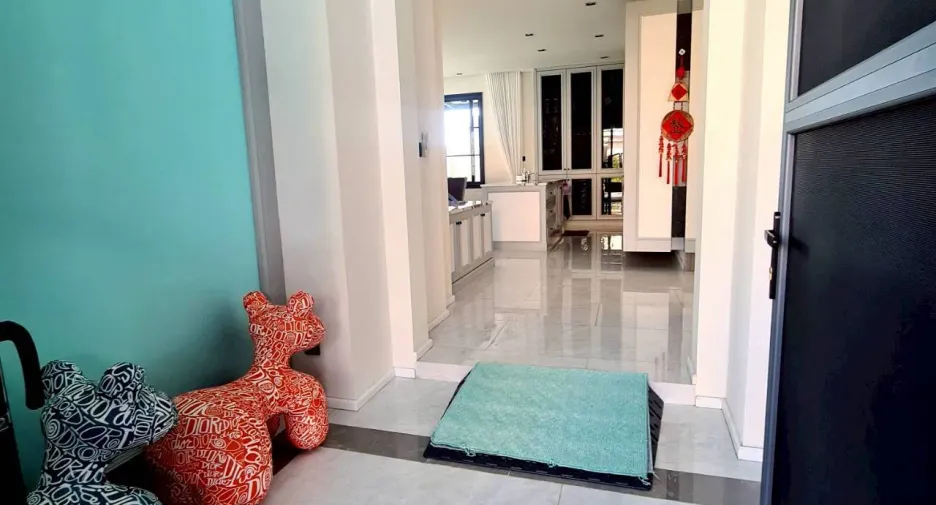 For rent 4 bedrooms villa in East Pattaya, Pattaya