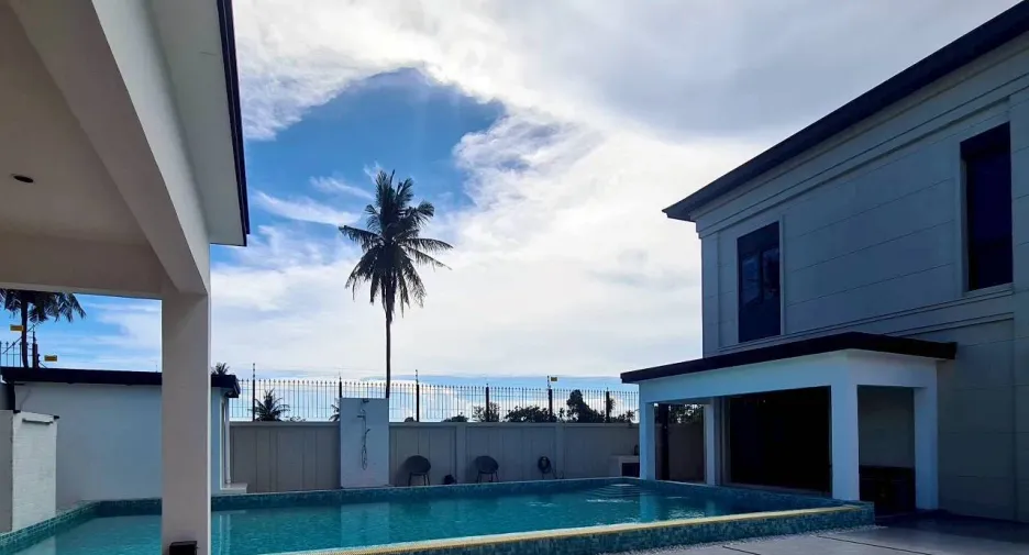 For rent 4 bedrooms villa in East Pattaya, Pattaya