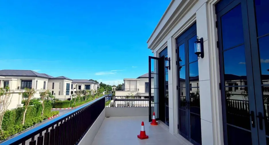 For rent 4 bedrooms villa in East Pattaya, Pattaya