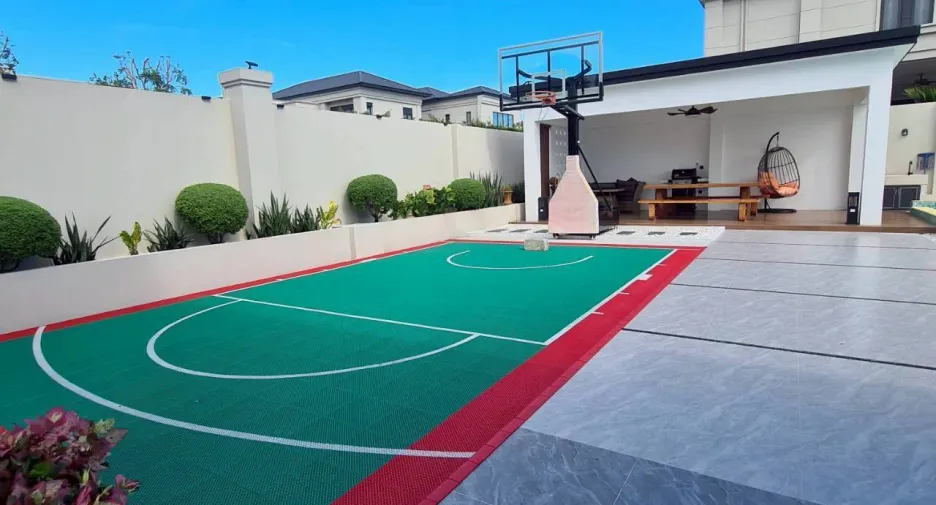 For rent 4 bedrooms villa in East Pattaya, Pattaya