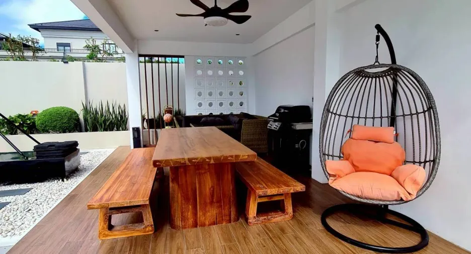 For rent 4 bedrooms villa in East Pattaya, Pattaya