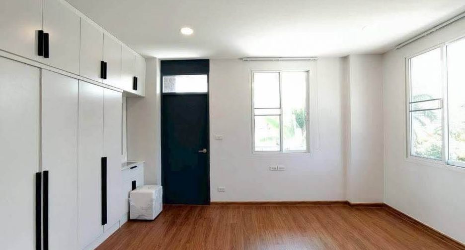 ให้เช่า 5 ห้องนอน วิลล่า ใน เมืองเชียงใหม่, เชียงใหม่