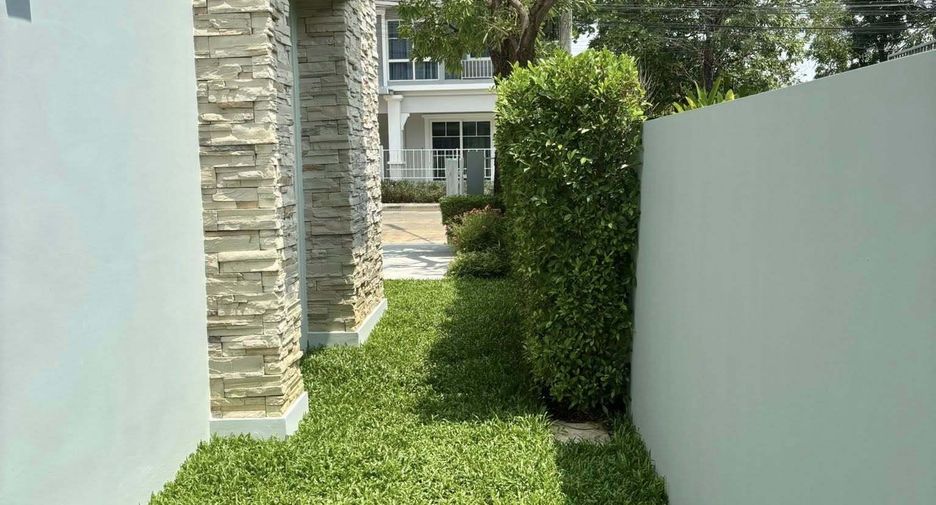 For rent 2 bedrooms townhouse in San Sai, Chiang Mai