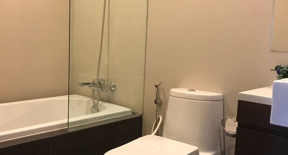For rent 1 bed condo in Khlong Toei, Bangkok