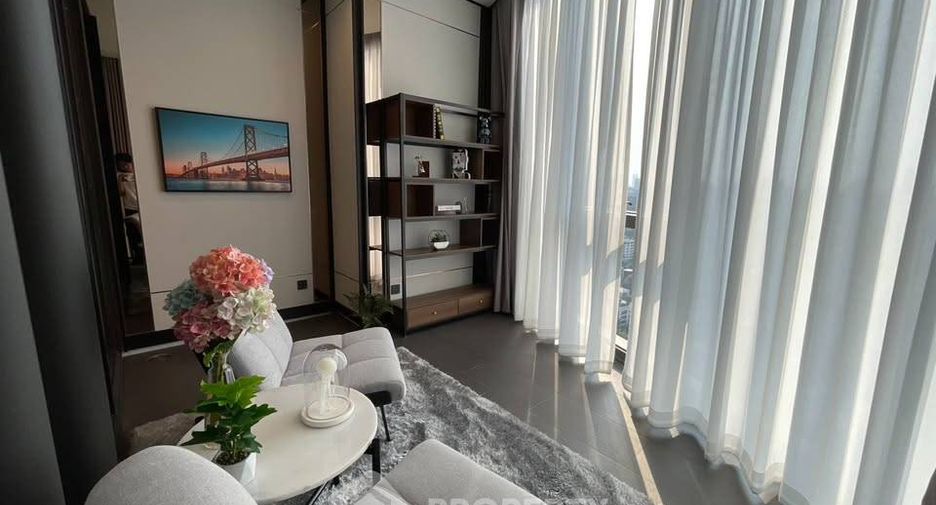 For rent 3 bedrooms condo in Watthana, Bangkok