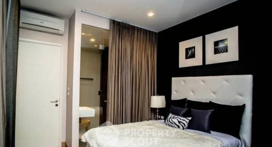 For rent 3 bedrooms condo in Khlong San, Bangkok