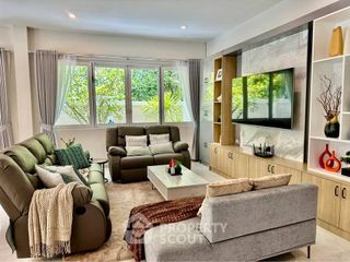 Casa en venta de 6 habitaciones en Bang Lamung, Chonburi