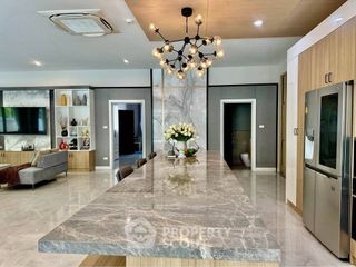 Casa en venta de 6 habitaciones en Bang Lamung, Chonburi