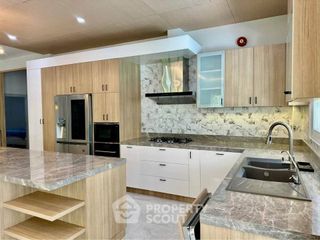 Casa en venta de 6 habitaciones en Bang Lamung, Chonburi
