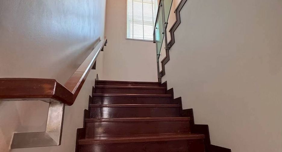 For rent and for sale 5 bedrooms house in Suan Luang, Bangkok