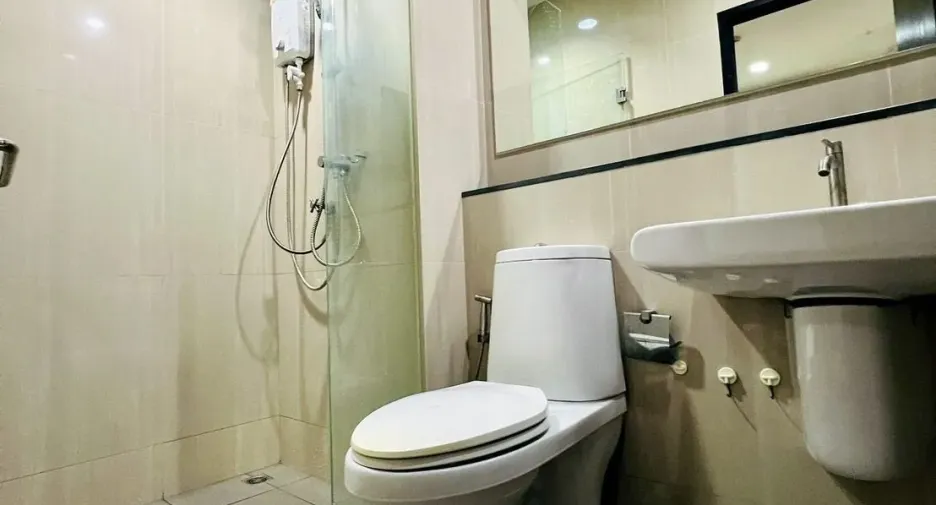 For rent 1 bed condo in Huai Khwang, Bangkok