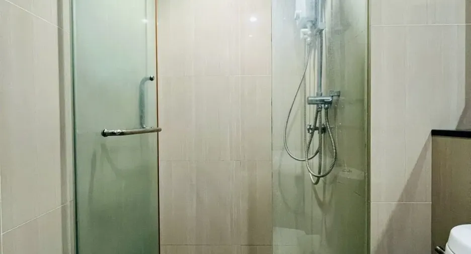For rent 1 bed condo in Huai Khwang, Bangkok