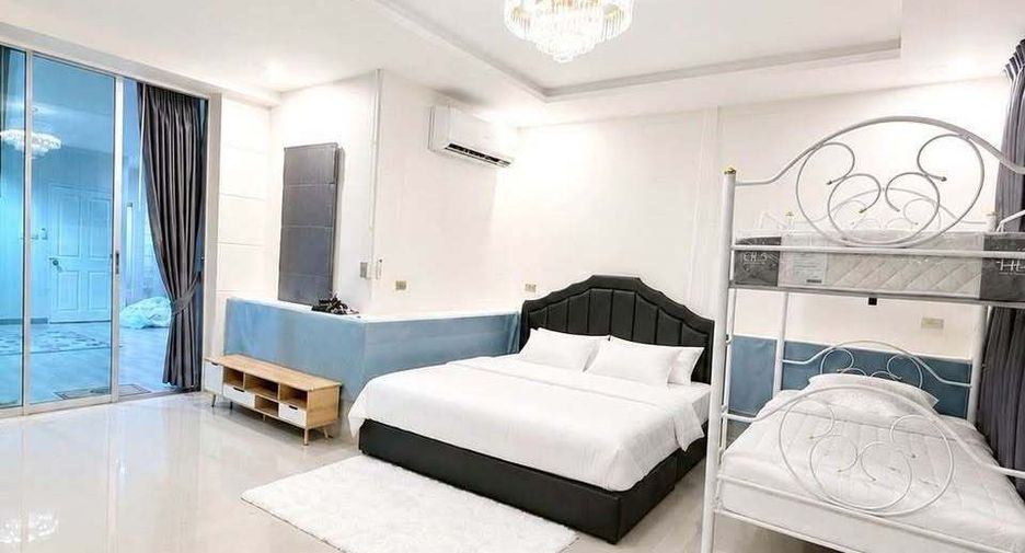 For sale 4 bedrooms villa in Bang Lamung, Chonburi