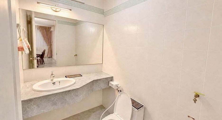 For sale 4 bedrooms villa in Bang Lamung, Chonburi