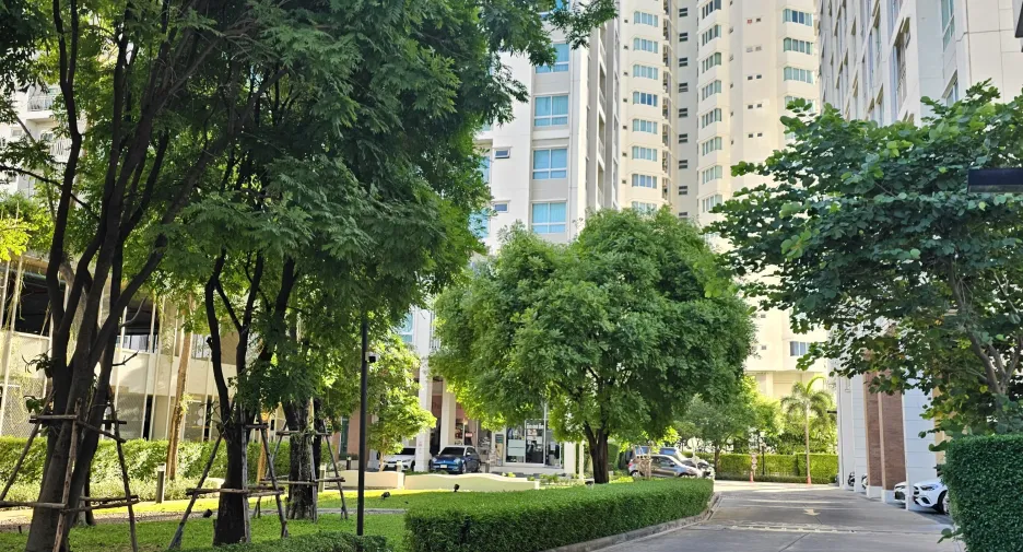 Gewerbefläche zum Kauf in Huai Khwang, Bangkok