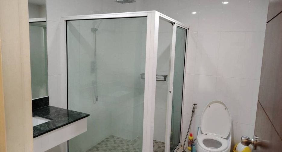 For sale 1 bed condo in Khlong San, Bangkok