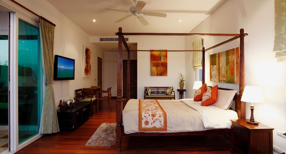 For sale 3 bedrooms condo in Kathu, Phuket