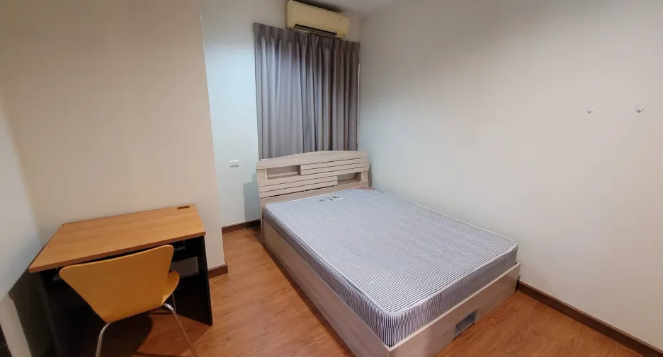 À vendre et à louer 3 chambres condo à Khlong Toei, Bangkok