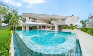 For sale 8 bedrooms villa in Huay Yai, Pattaya