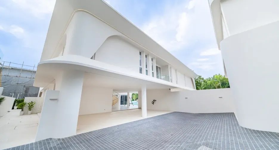 For sale 8 bedrooms villa in Huay Yai, Pattaya