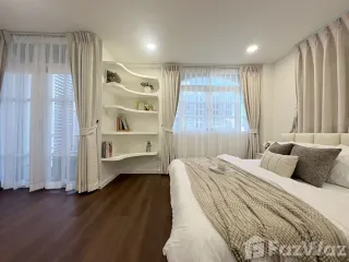 For rent 4 bedrooms house in Huai Khwang, Bangkok