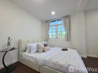 Haus zur Miete mit 4 Zimmer in Huai Khwang, Bangkok
