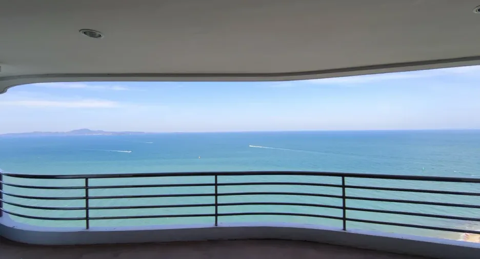 For rent 4 bedrooms condo in Bang Lamung, Chonburi