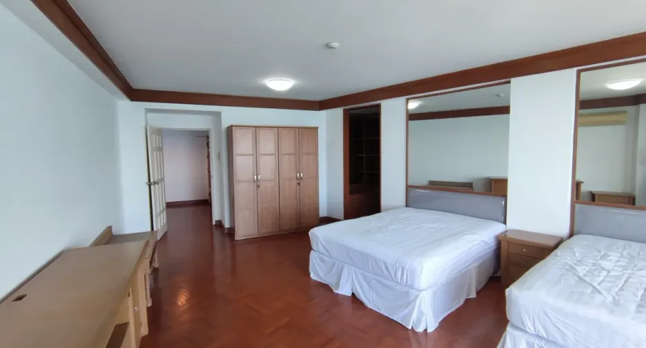 For rent 4 bedrooms condo in Bang Lamung, Chonburi