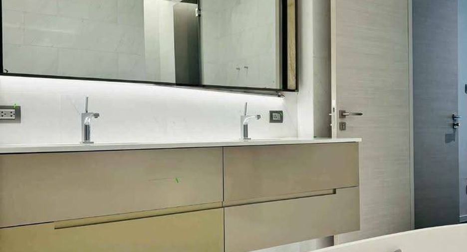 For sale 2 bedrooms apartment in Pathum Wan, Bangkok