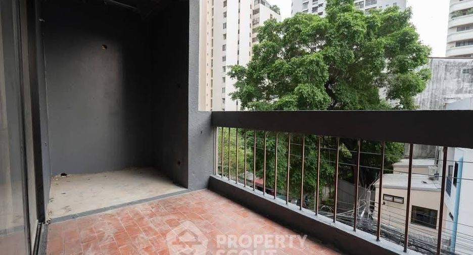 For rent 2 bedrooms apartment in Khlong Toei, Bangkok