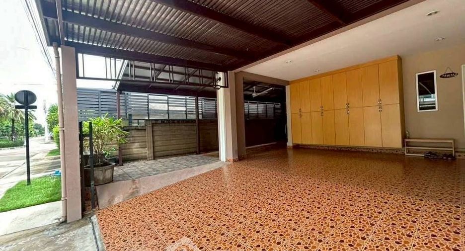 For rent 3 bedrooms house in Suan Luang, Bangkok