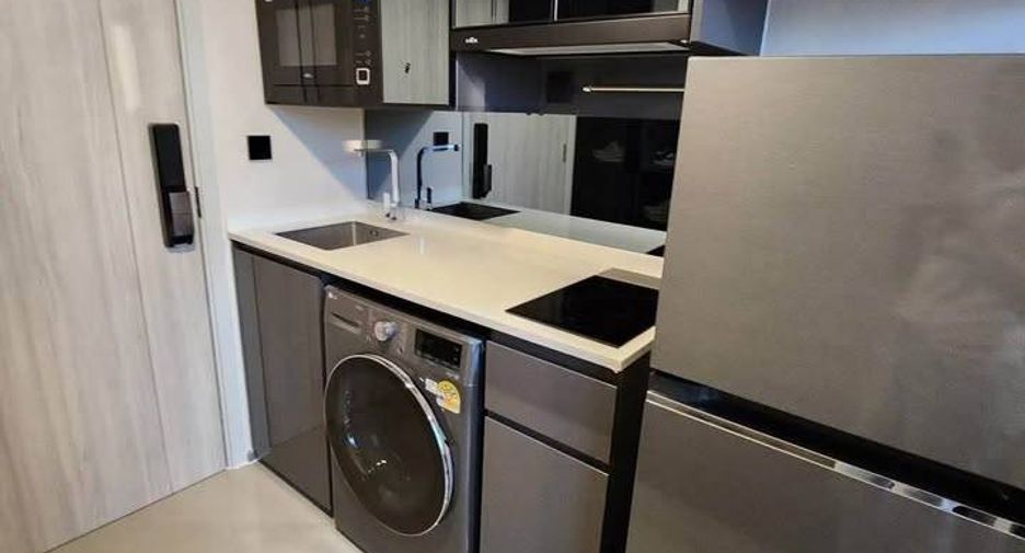 Condo en alquiler de 1 habitaciones en Bang Rak, Bangkok