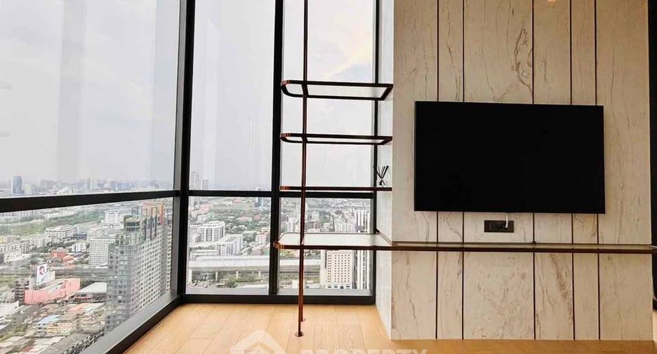 For rent 3 bedrooms condo in Watthana, Bangkok