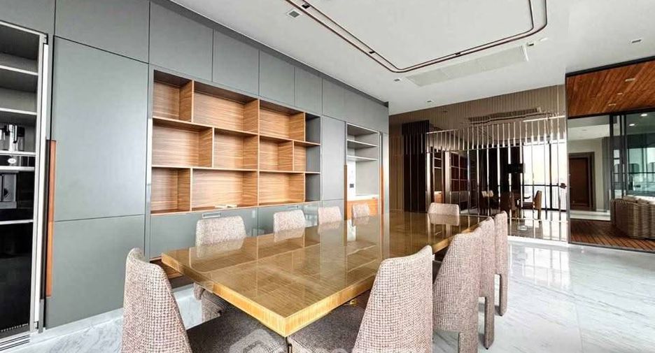 For rent 3 bedrooms condo in Watthana, Bangkok