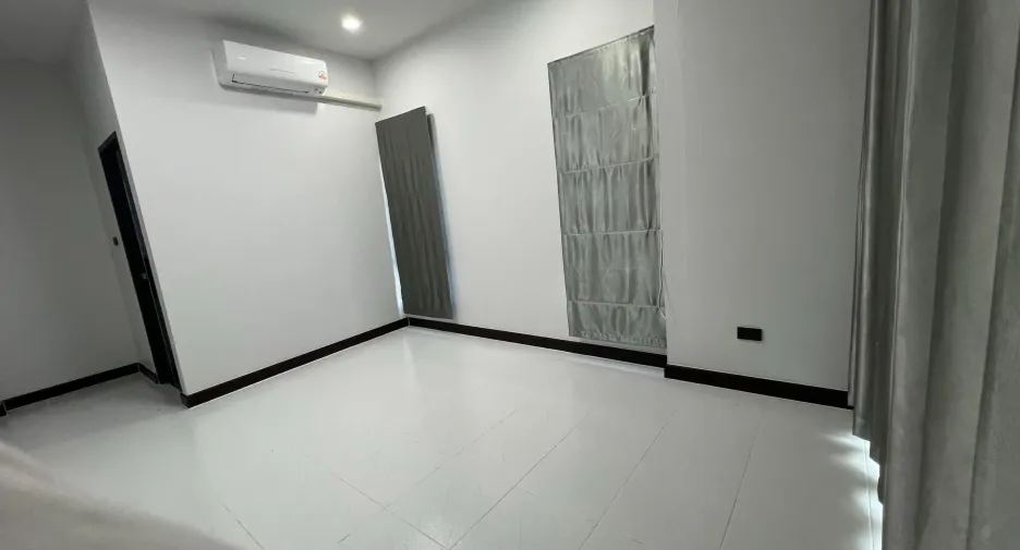 Casa en venta y en alquiler de 2 habitaciones en San Kamphaeng, Chiang Mai