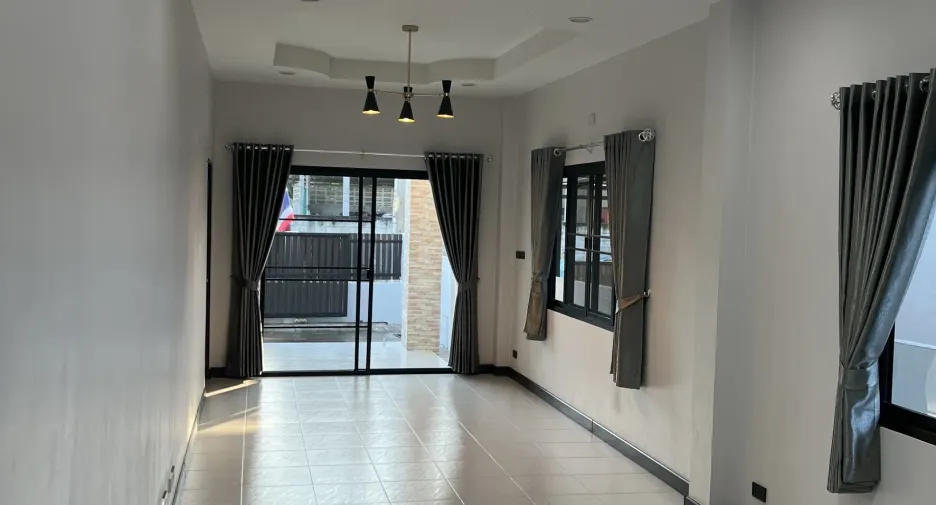 Casa en venta y en alquiler de 2 habitaciones en San Kamphaeng, Chiang Mai
