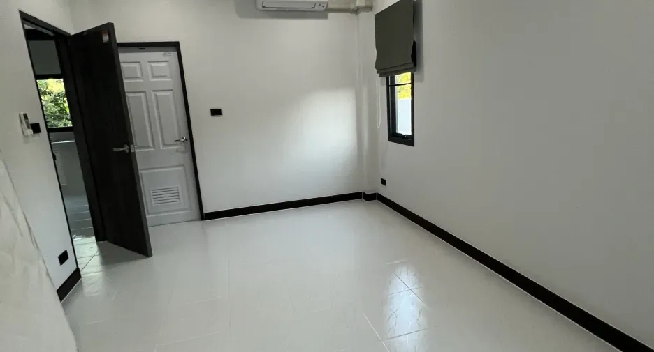 Casa en venta y en alquiler de 2 habitaciones en San Kamphaeng, Chiang Mai
