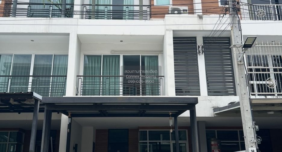 For rent 3 bedrooms townhouse in Lak Si, Bangkok
